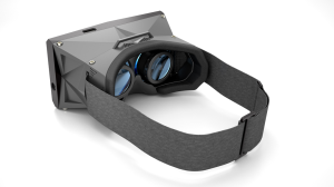 Blick auf die Optiken der vrAse Smartphone-VR-Brille © vrAse
