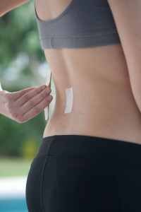 Wie lange das wohl hält - das Klebepad für den Upright (Bild: indiegogo/© UpRight)