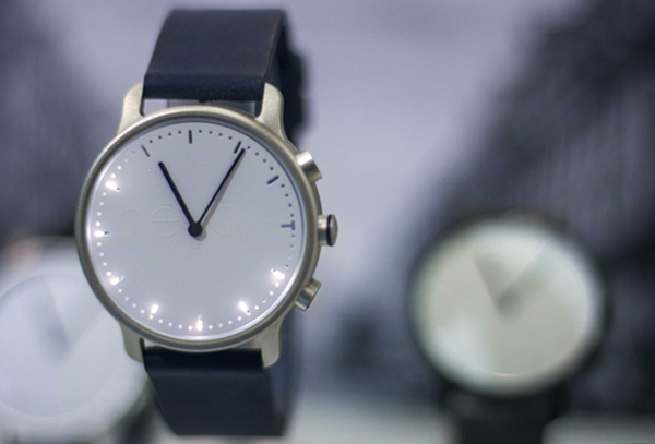 Fitnesstracker mit Smartwatchfunktion und Zeiger - die Nevo Watch (Bild: indiegogo/© nevo)